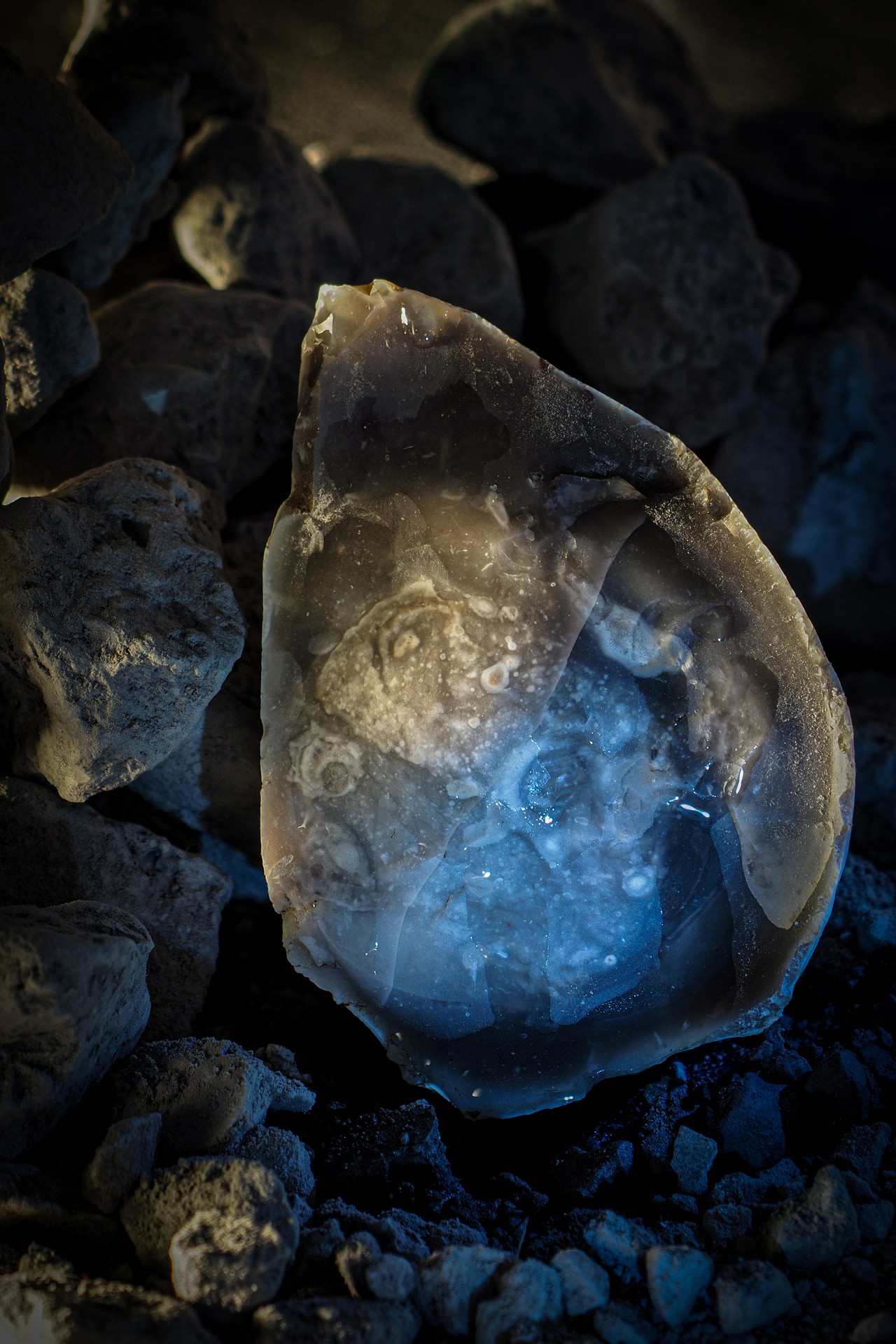 Ukryte odbicie wśród skały