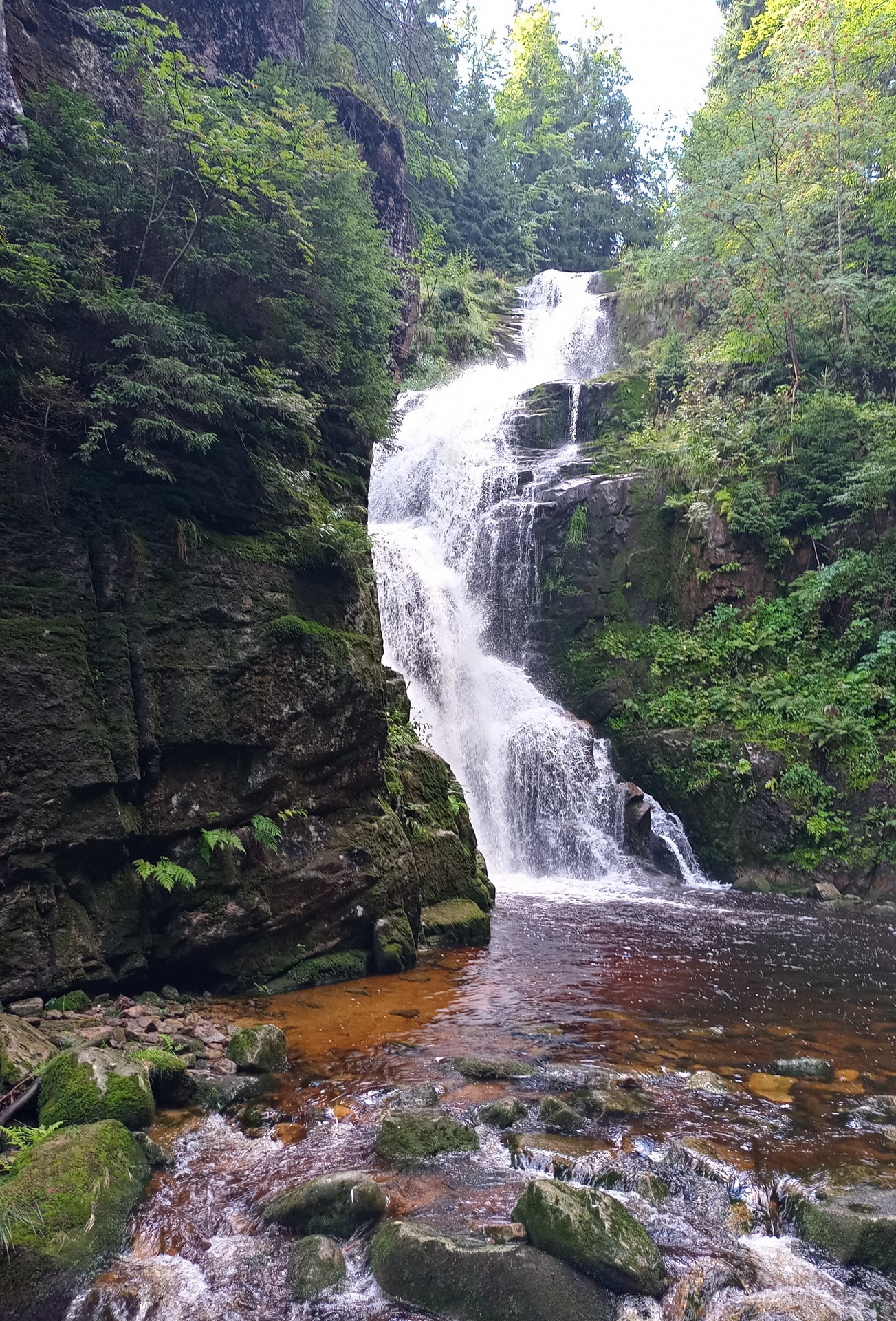 Relaksujący szum płynącej wody