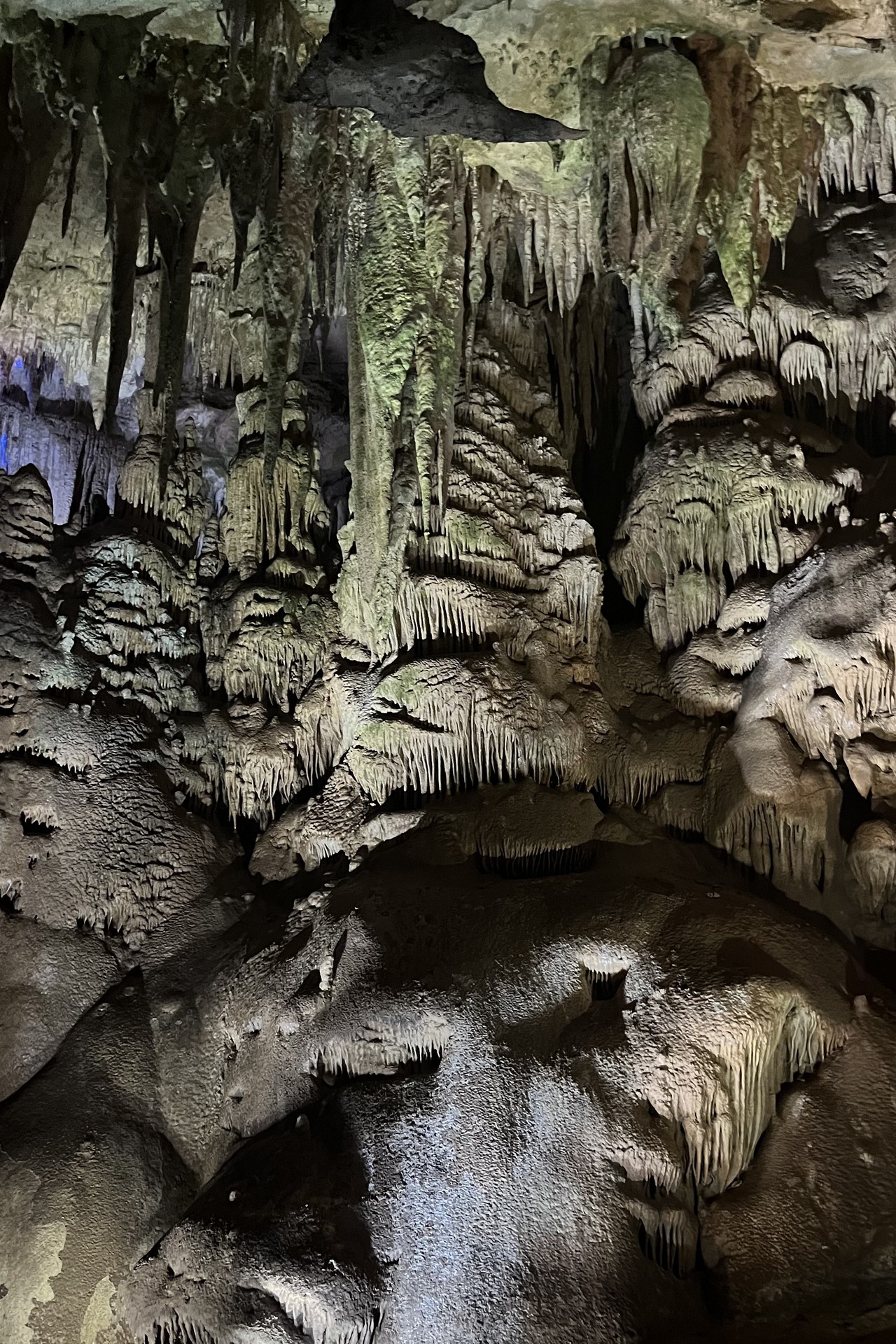 Stalaktytowy wodospad