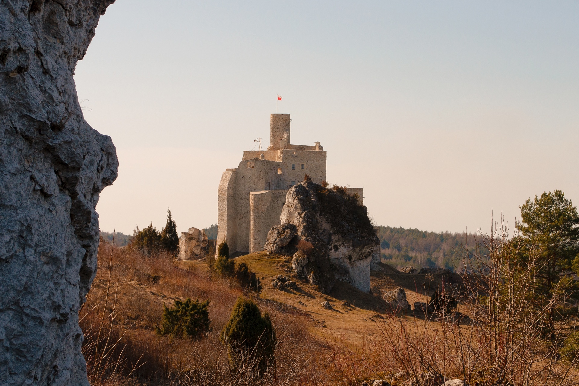 Warownia w kamiennym sąsiedztwie
