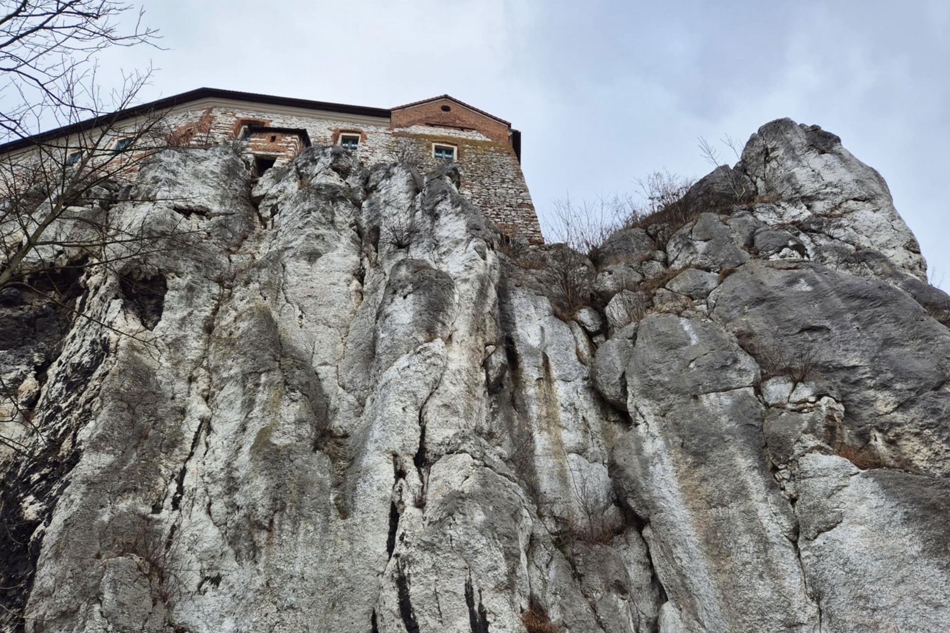 Wapienna twierdza.Tyniec