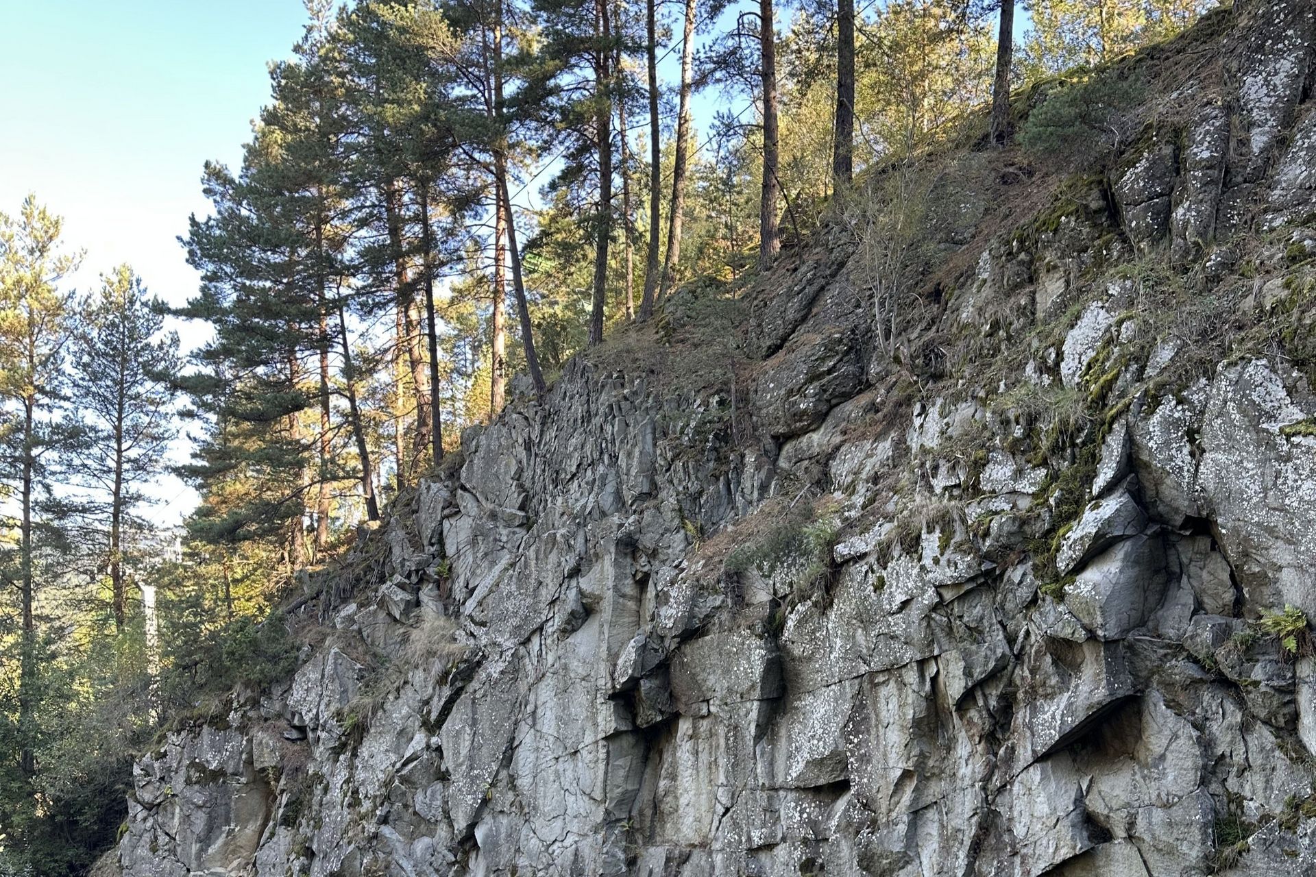 Urwisko w objęciach natury