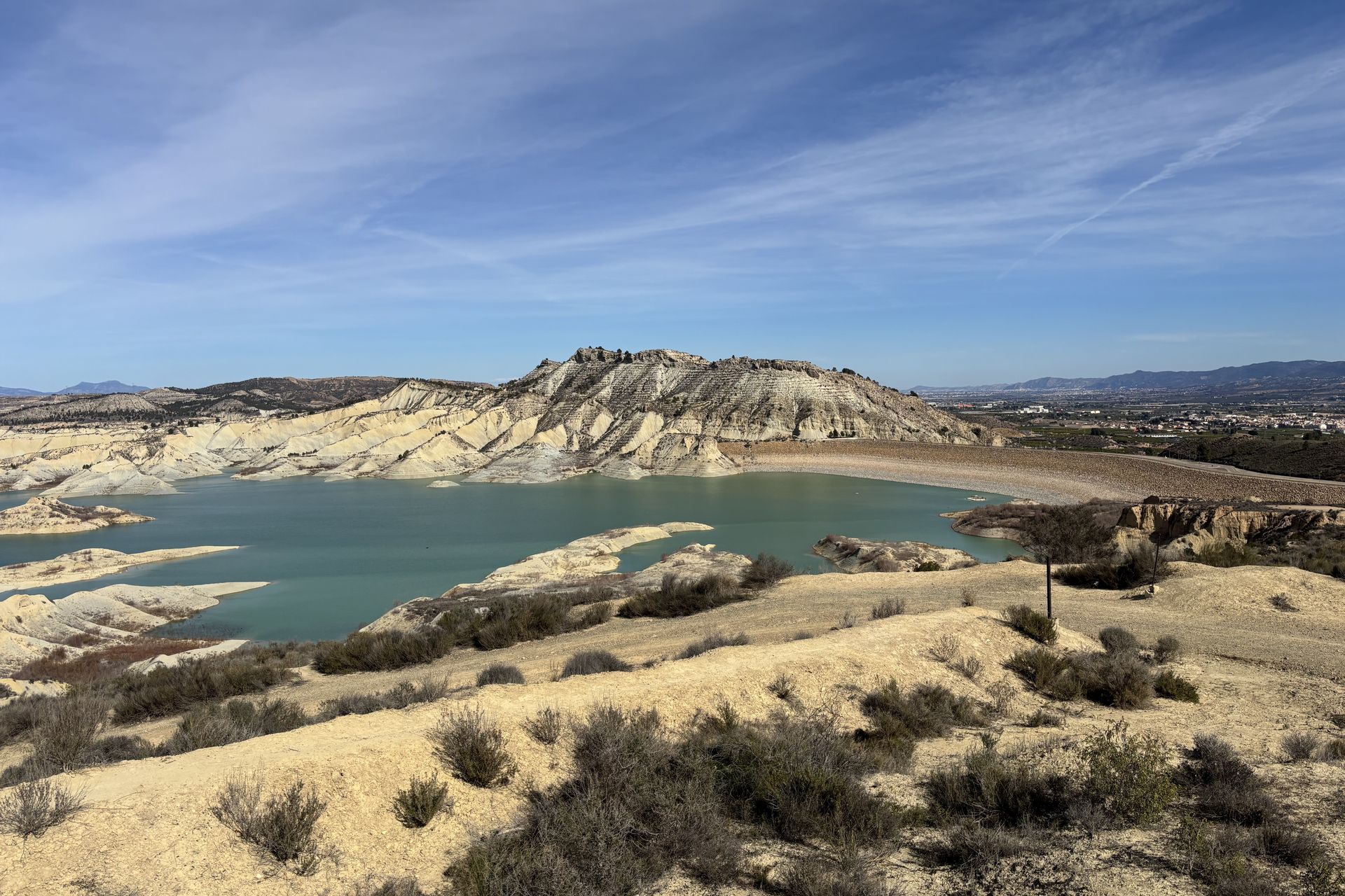 Wyżyna nad jeziorem Embalse de la Rambla de Algeciras