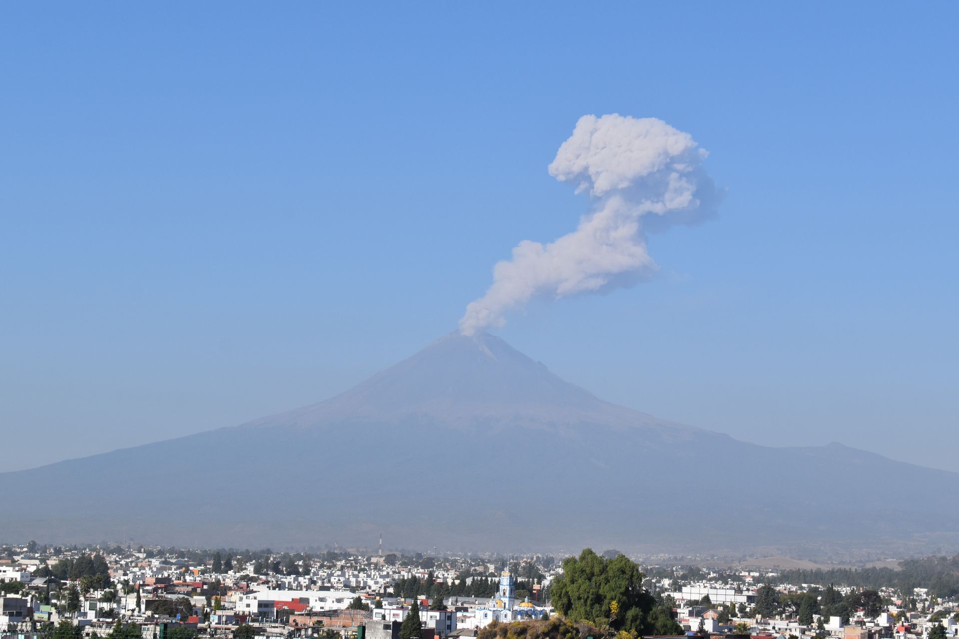 Popocatépetl wciąż gorąco przypomina o swojej miłości