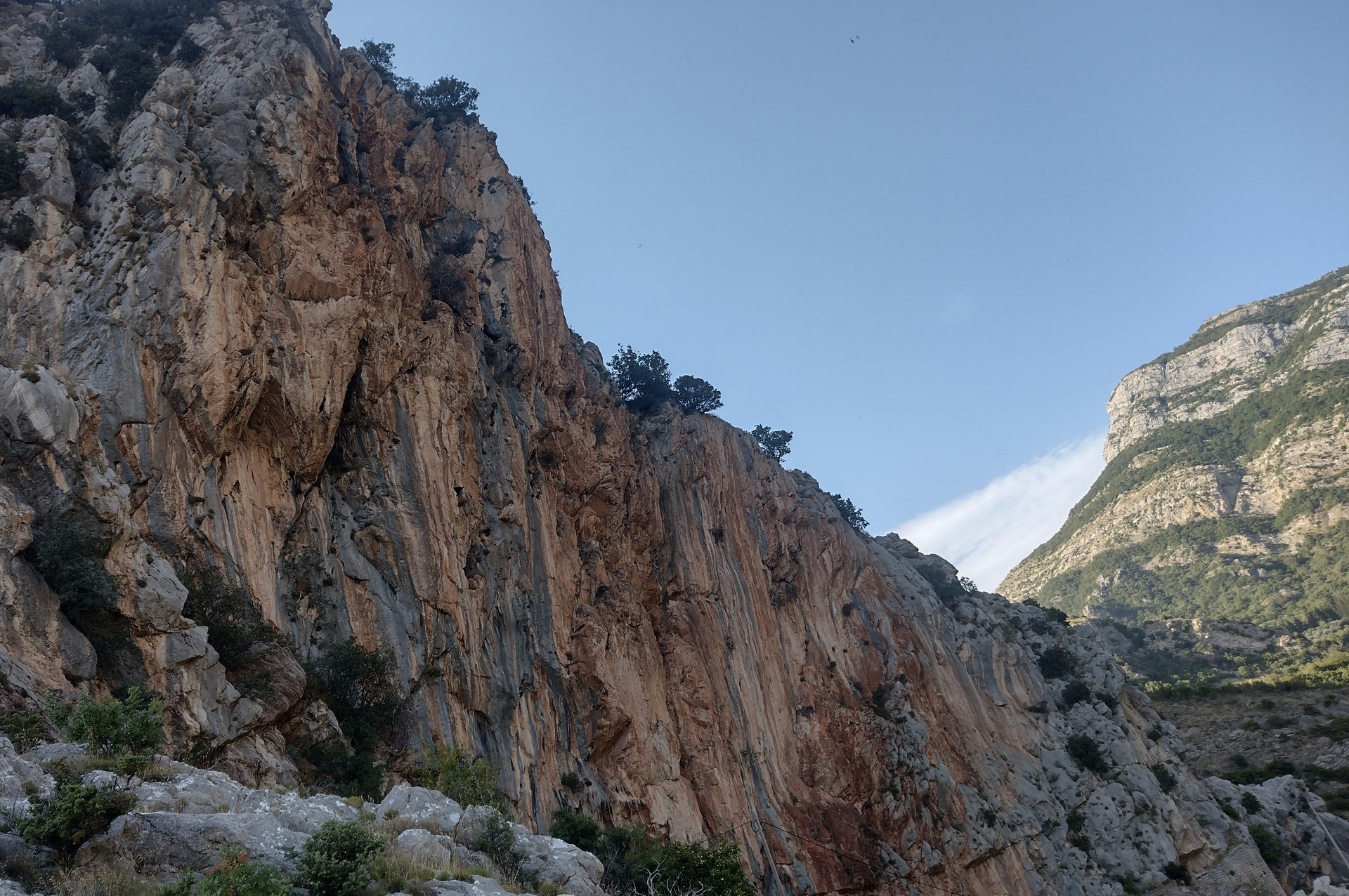 Zastygłe westchnienia ziemi